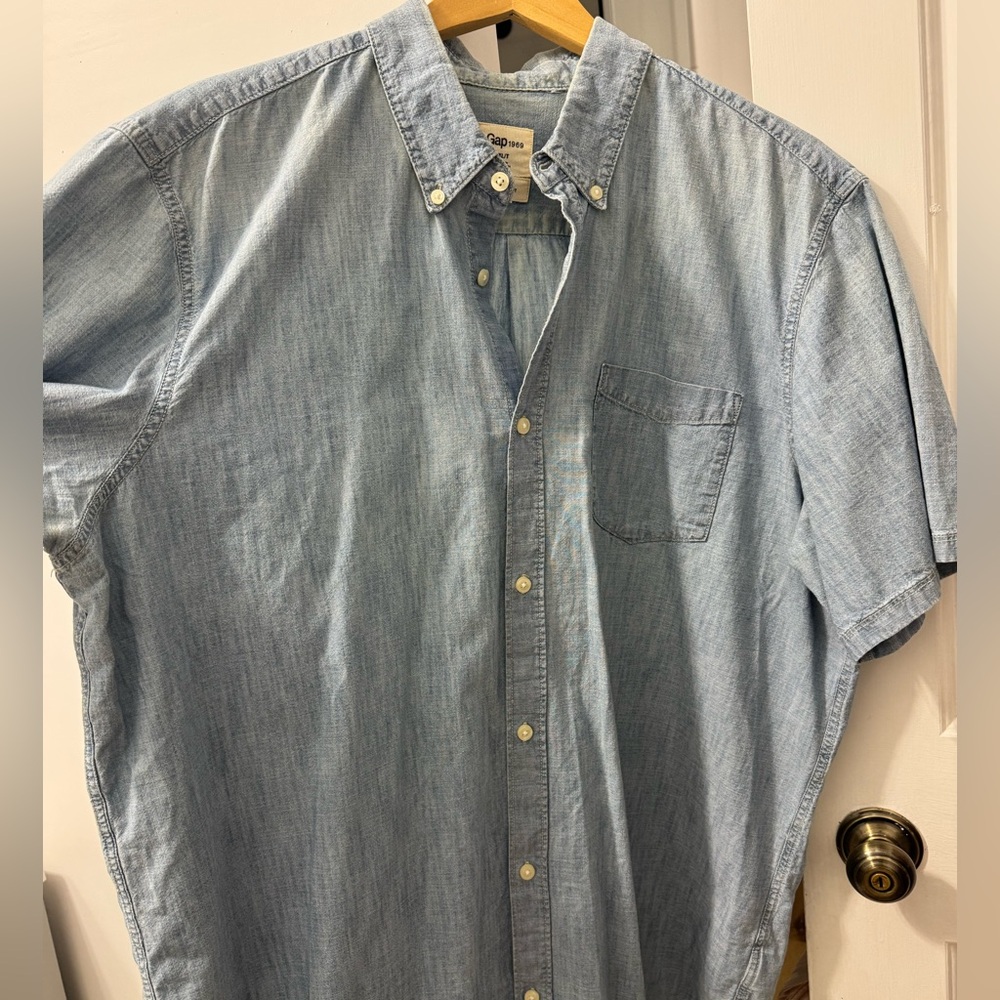 GAP Men's Casual Denim Button Down Shirt